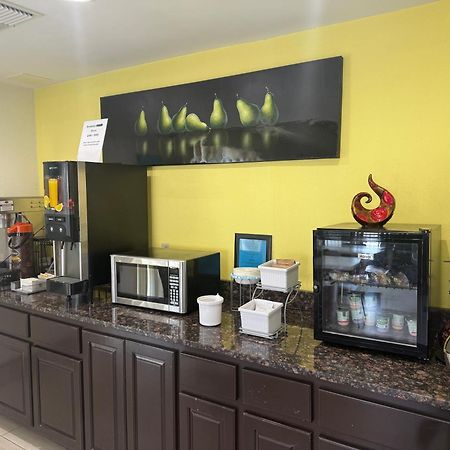 Super 8 By Wyndham Petersburg Motel Dış mekan fotoğraf