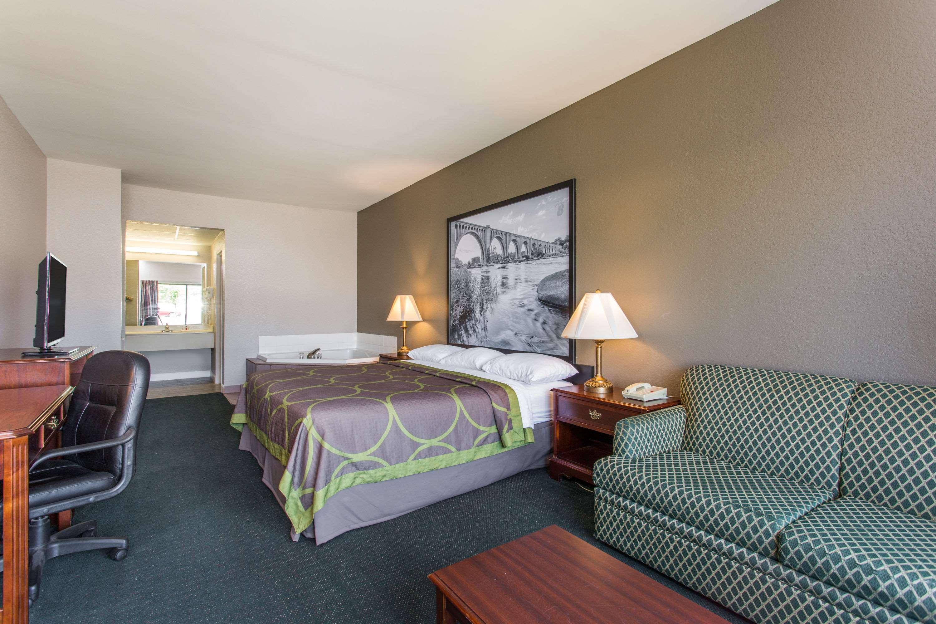 Super 8 By Wyndham Petersburg Motel Dış mekan fotoğraf
